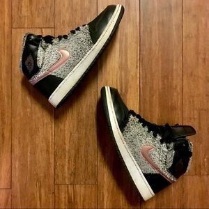 Nike Air Jordan Retro 1 High Fleece